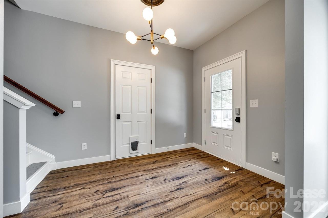 440 Battery Cir - Photo 3 of 39