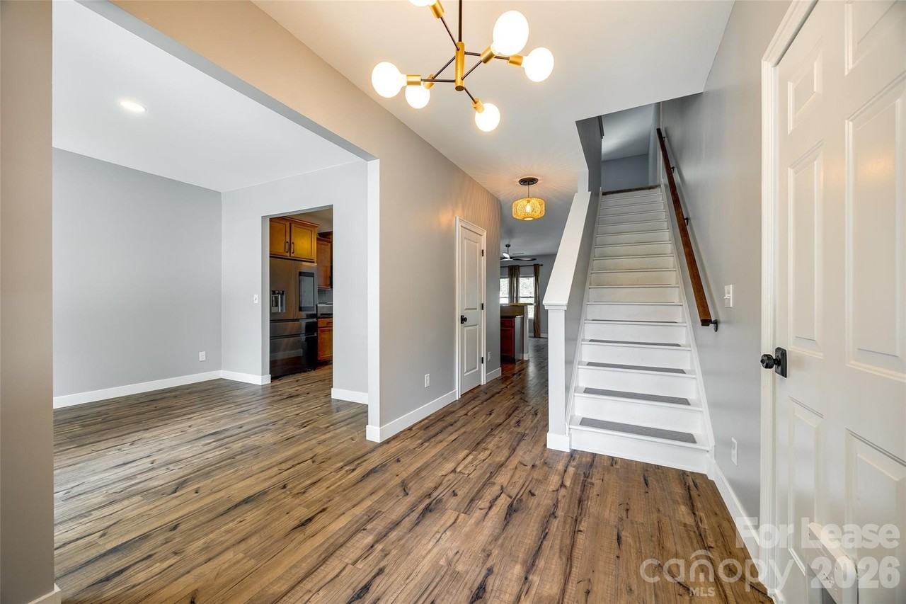 440 Battery Cir - Photo 4 of 39