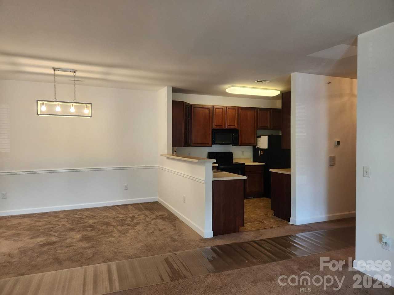 10522 Hill Point Ct - Photo 4 of 18