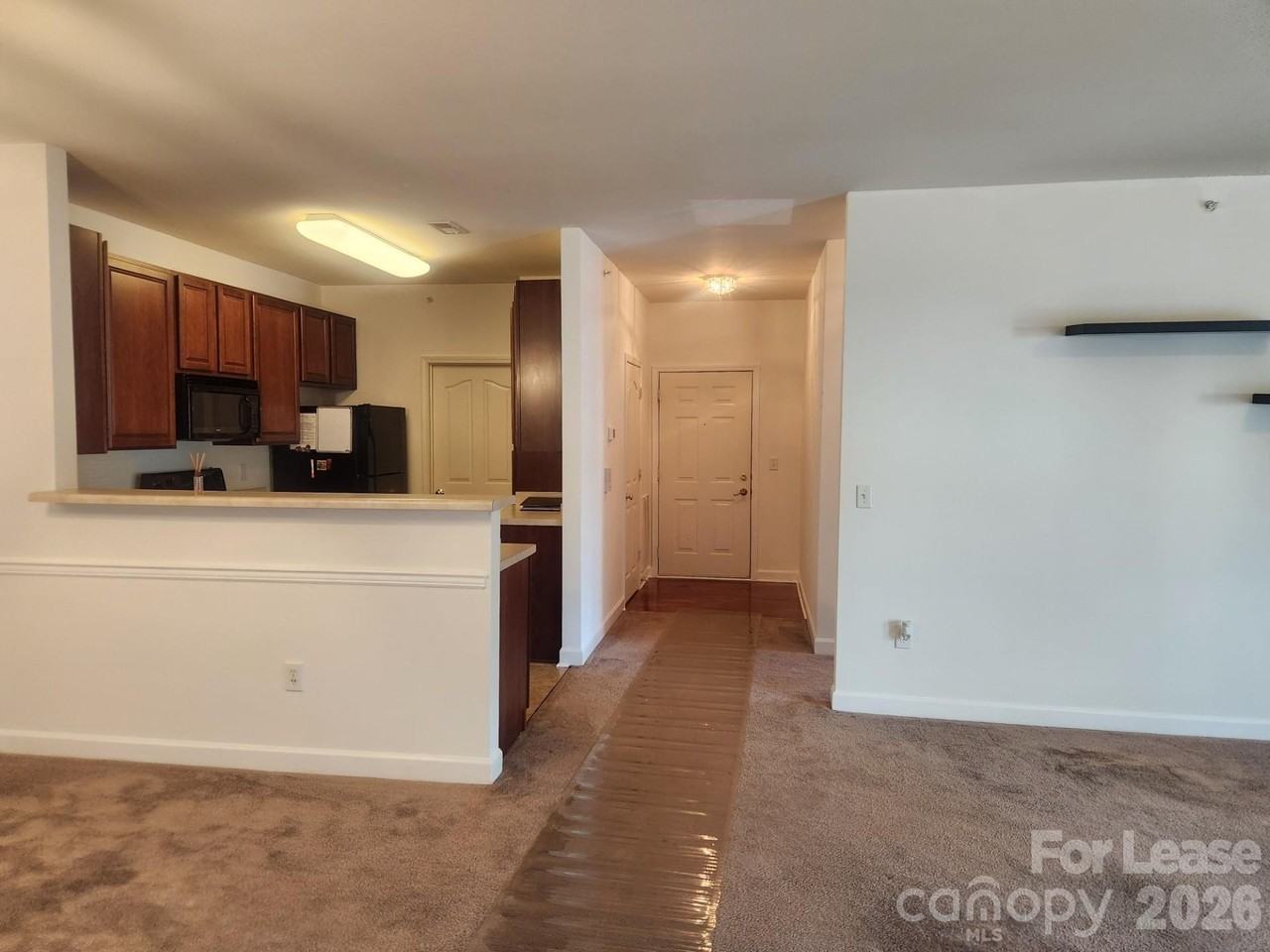 10522 Hill Point Ct - Photo 5 of 18