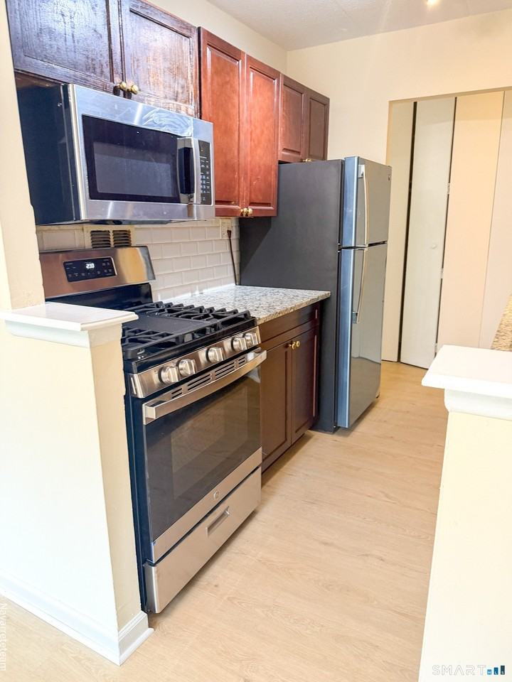 27 Northill St #2F - Photo 5 of 19