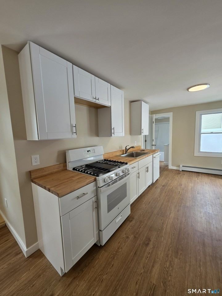 14 Smith St #1 - Photo 3 of 8