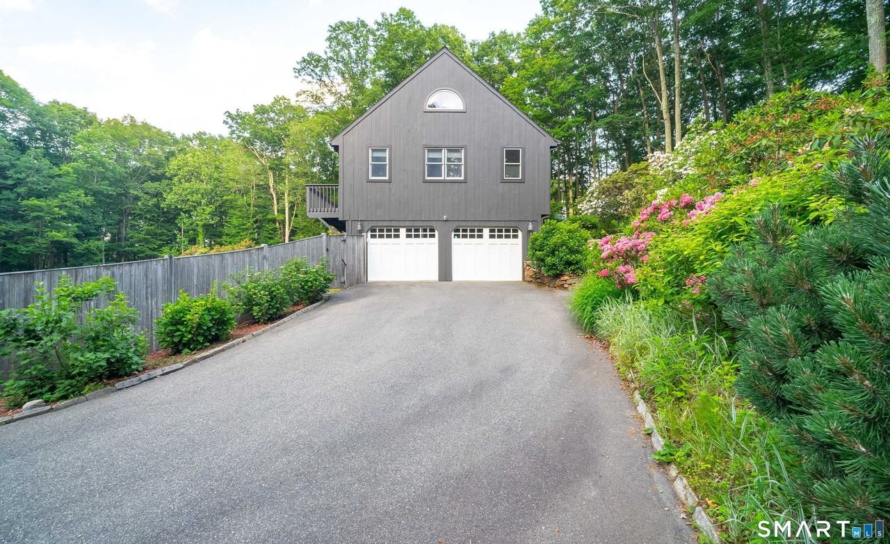 281 Peddlers Rd - Photo 2 of 38