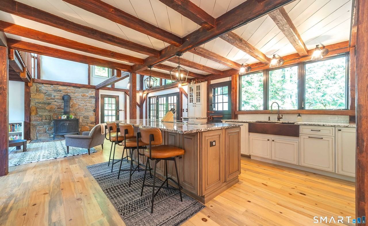 281 Peddlers Rd - Photo 7 of 38