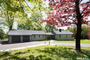 featured image of 9 Woodcrest Ln