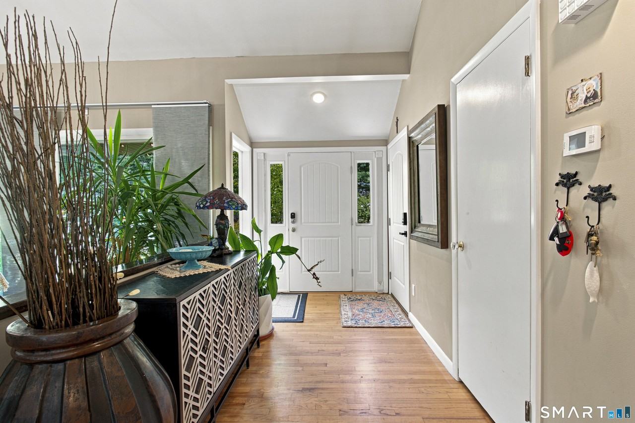 71 Blackberry Dr - Photo 4 of 40