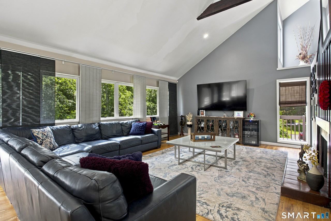 71 Blackberry Dr - Photo 5 of 40