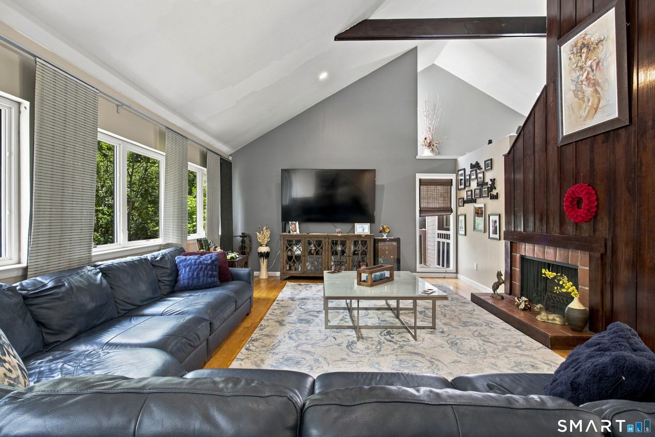 71 Blackberry Dr - Photo 6 of 40