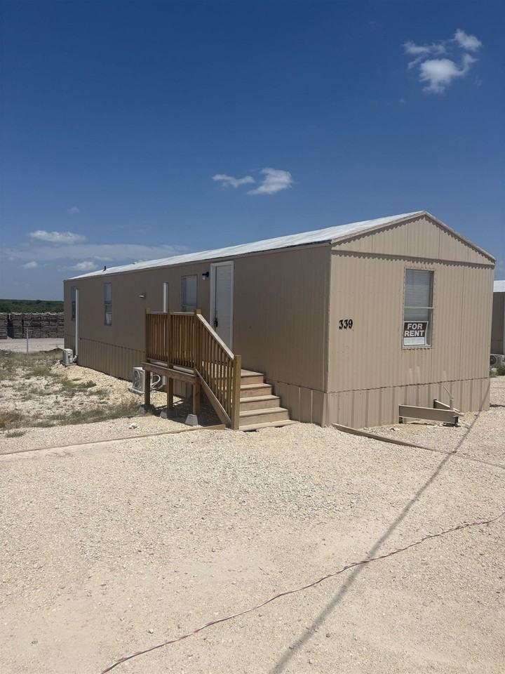 339 Lewis Dr - Photo 2 of 7