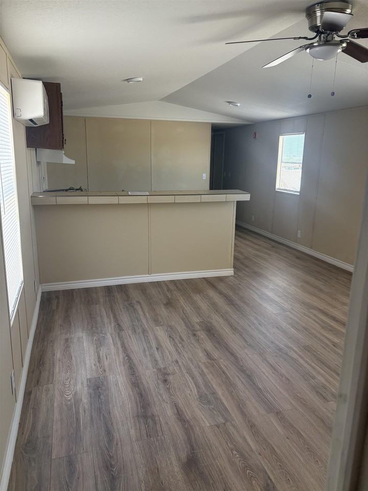 339 Lewis Dr - Photo 4 of 7