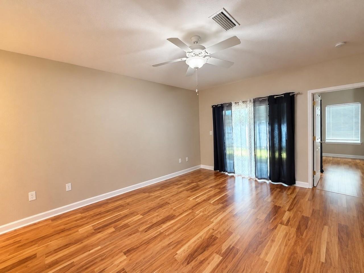 22 Trevor Dr - Photo 4 of 19