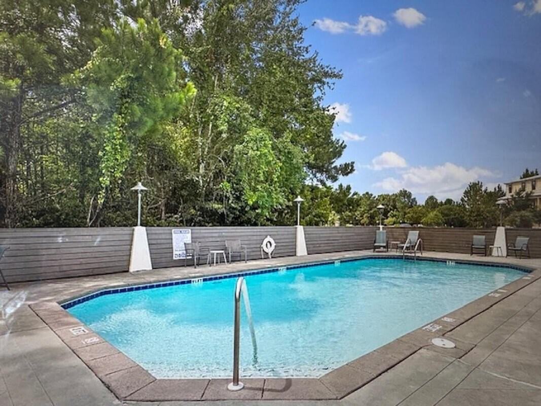 81 Paradise Ln #B - Photo 2 of 11