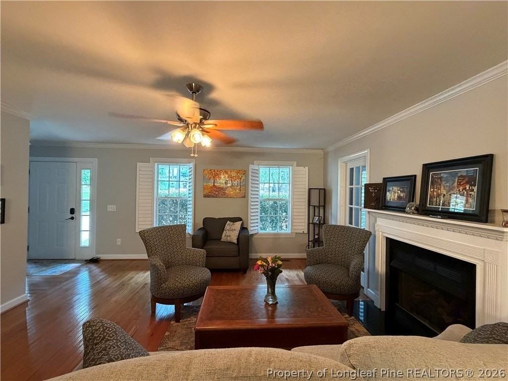 35 Woodbury Ln - Photo 3 of 18