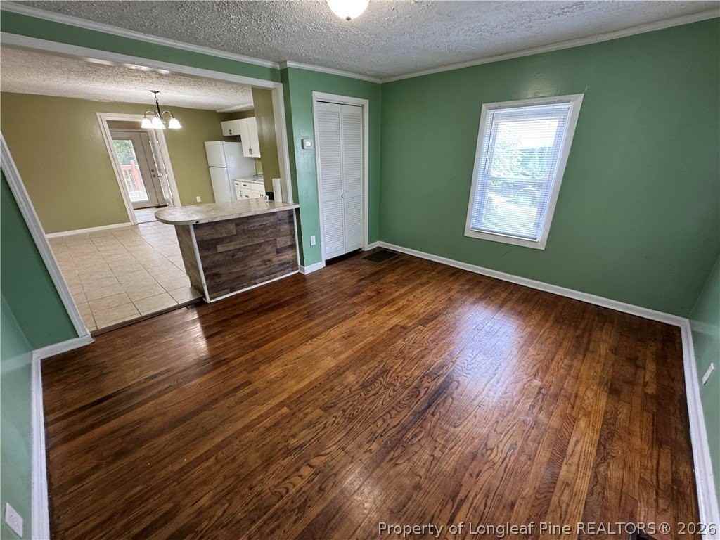 75 Delmar St - Photo 4 of 24