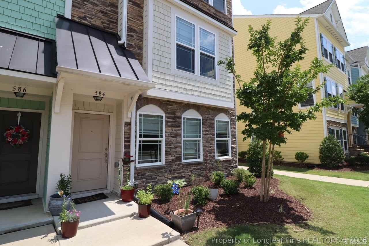 584 Grand Central Sta - Photo 2 of 46