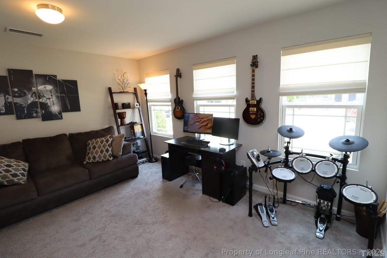 584 Grand Central Sta - Photo 6 of 46