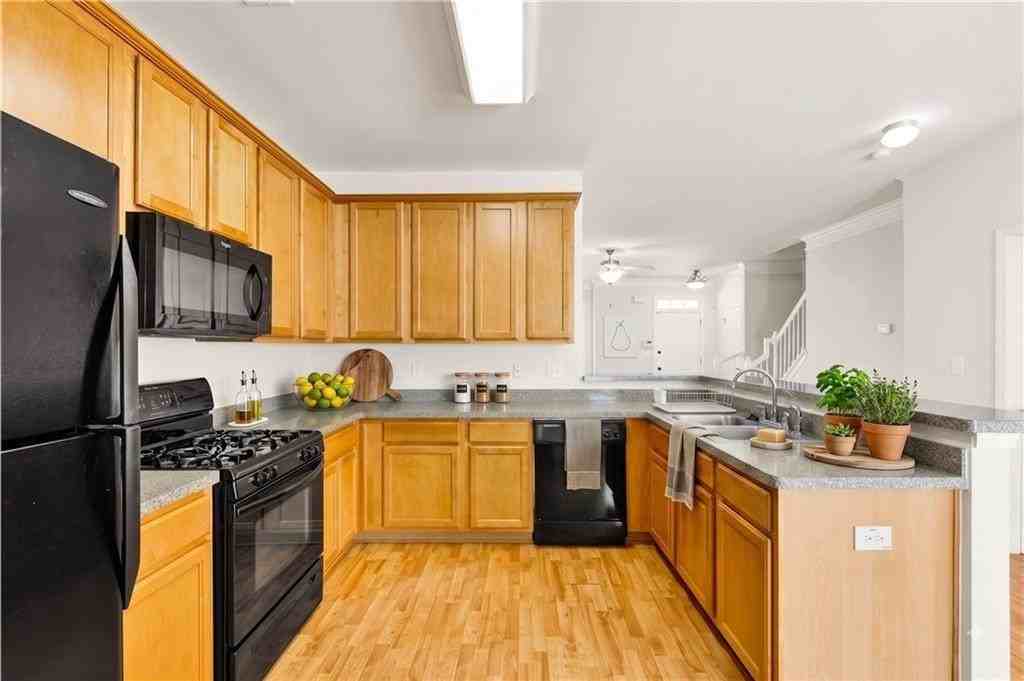 3862 Guilderoy Ln #3 - Photo 5 of 28