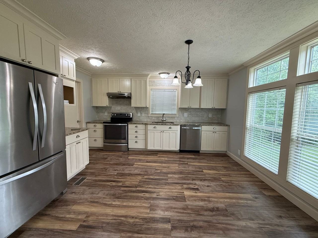 5806 Quaker Pkwy - Photo 2 of 22