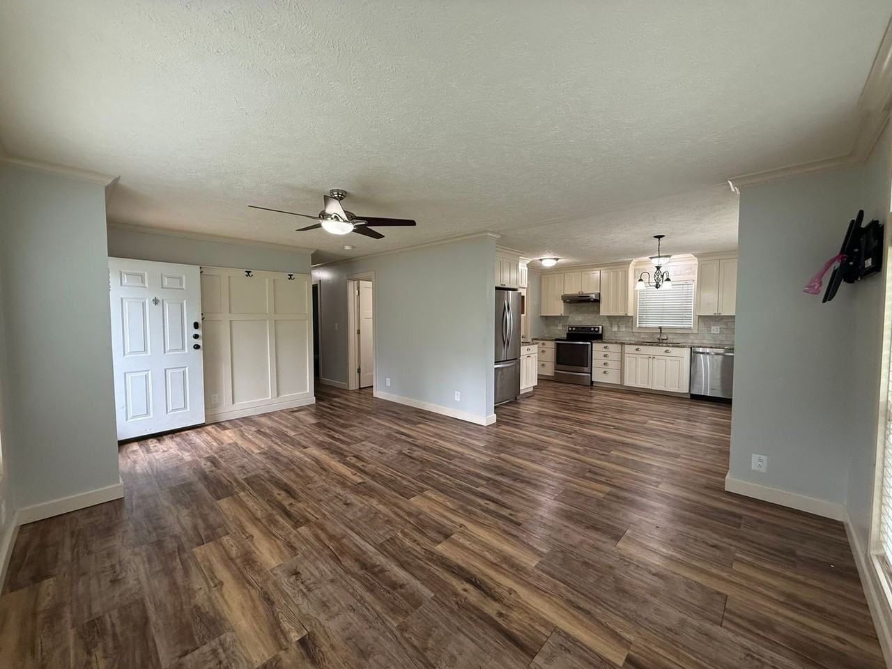 5806 Quaker Pkwy - Photo 3 of 22