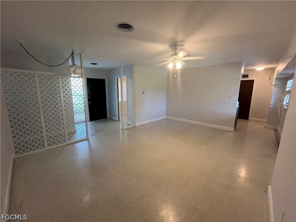 2031 Maravilla Cir - Photo 4 of 26