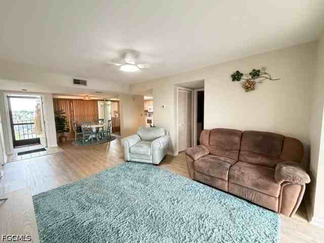 4703 Se 17th Pl #402 - Photo 6 of 44