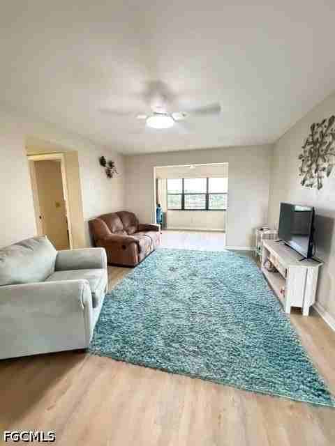 4703 Se 17th Pl #402 - Photo 7 of 44