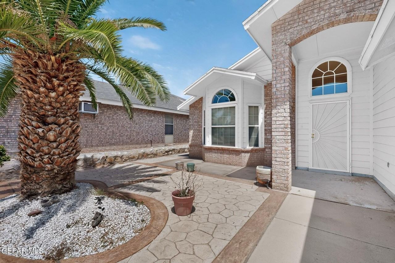 12637 Setting Sun Dr - Photo 6 of 44