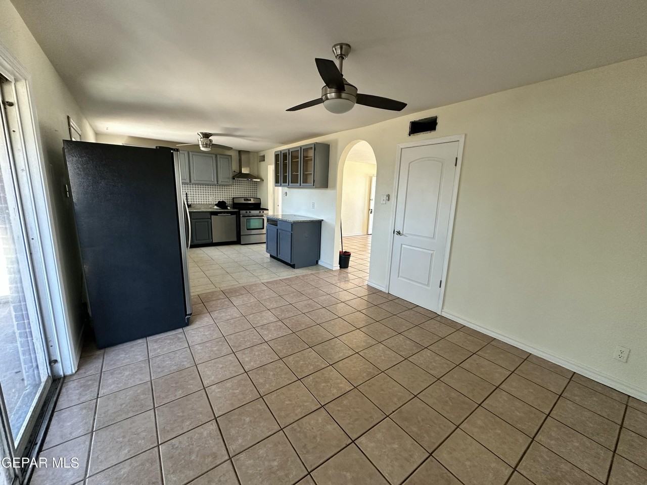 10336 Windsor Dr - Photo 4 of 16