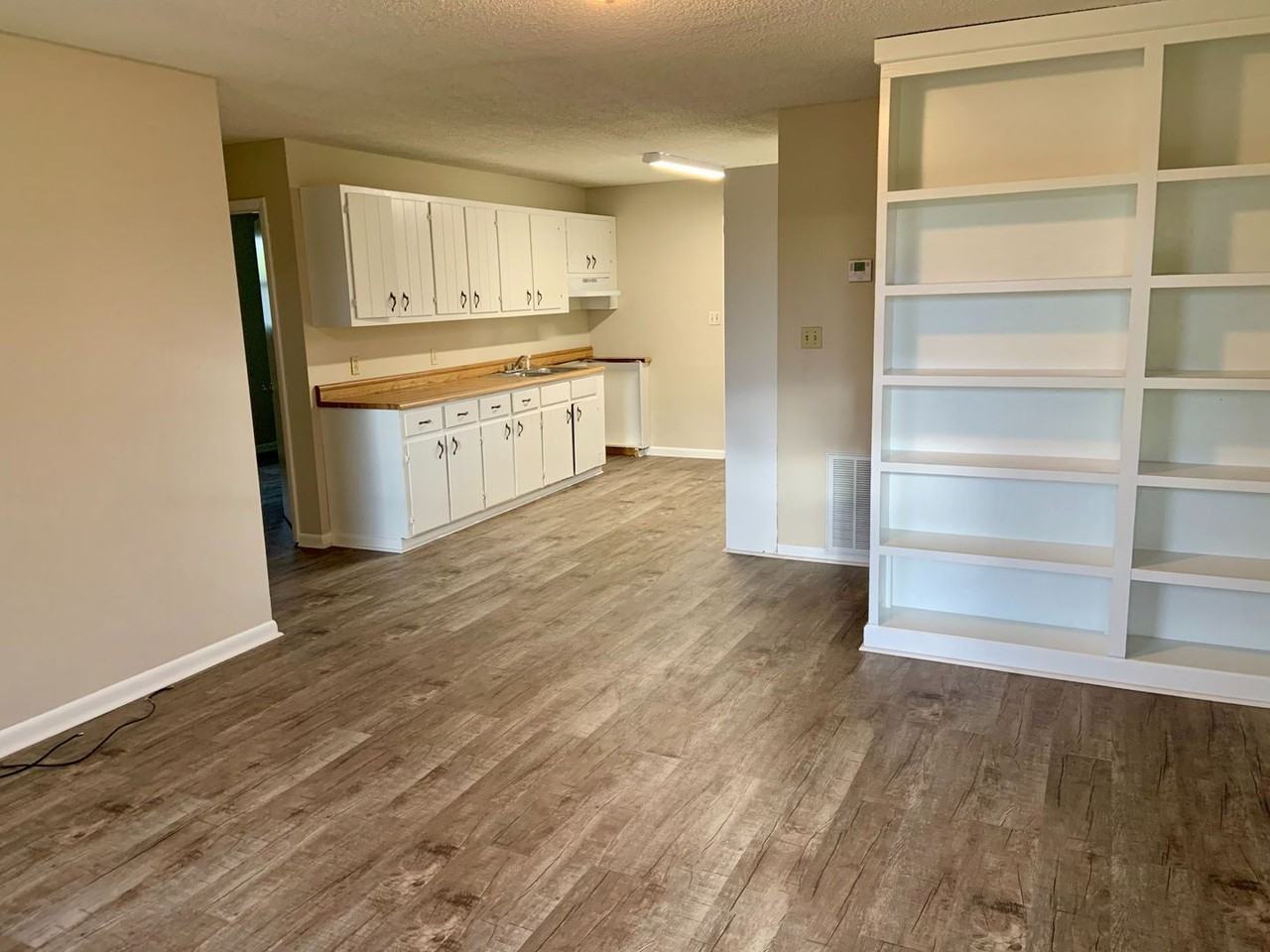 16998 Carter Cir - Photo 2 of 6