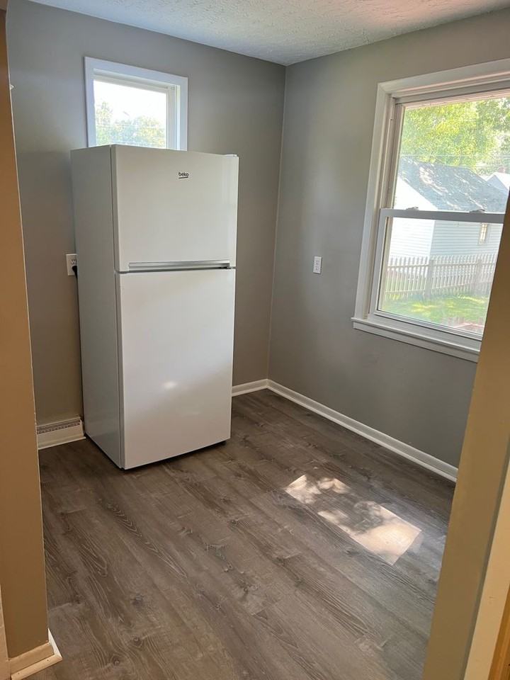 2925 Bellevue Ave - Photo 3 of 9