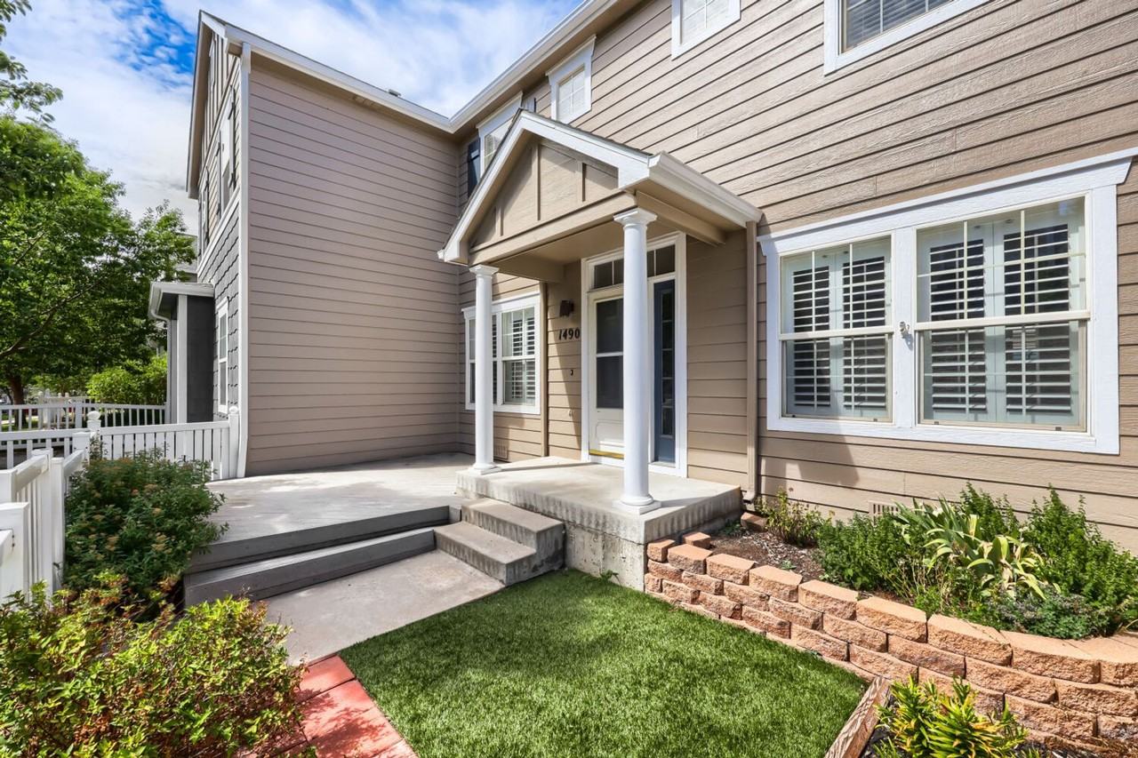 1490 Bergen Rock St - Photo 2 of 17