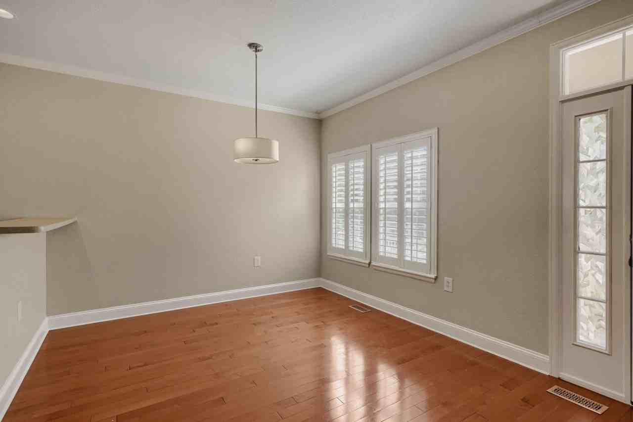 1490 Bergen Rock St - Photo 6 of 17