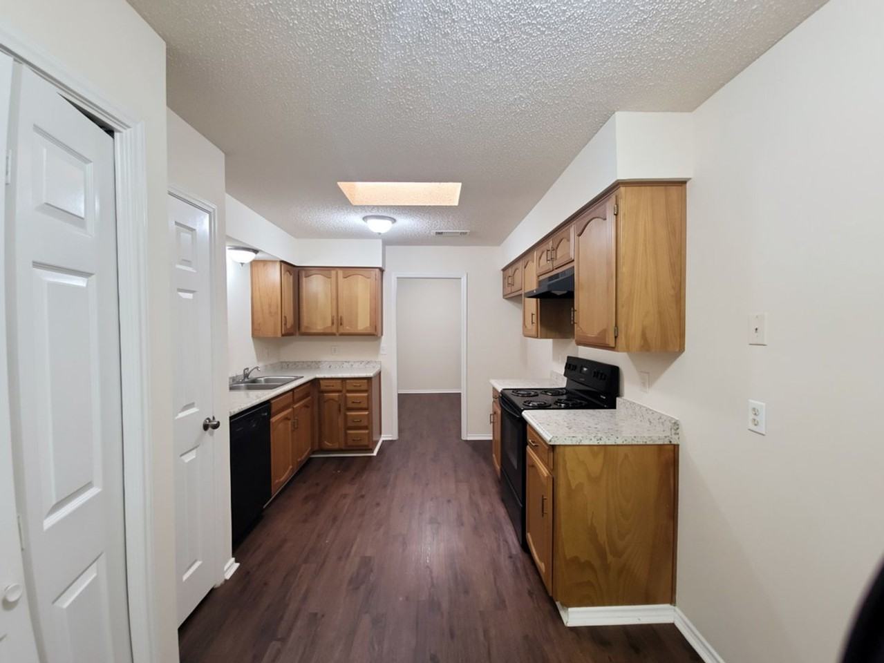 1714 Magnolia Ln - Photo 4 of 6