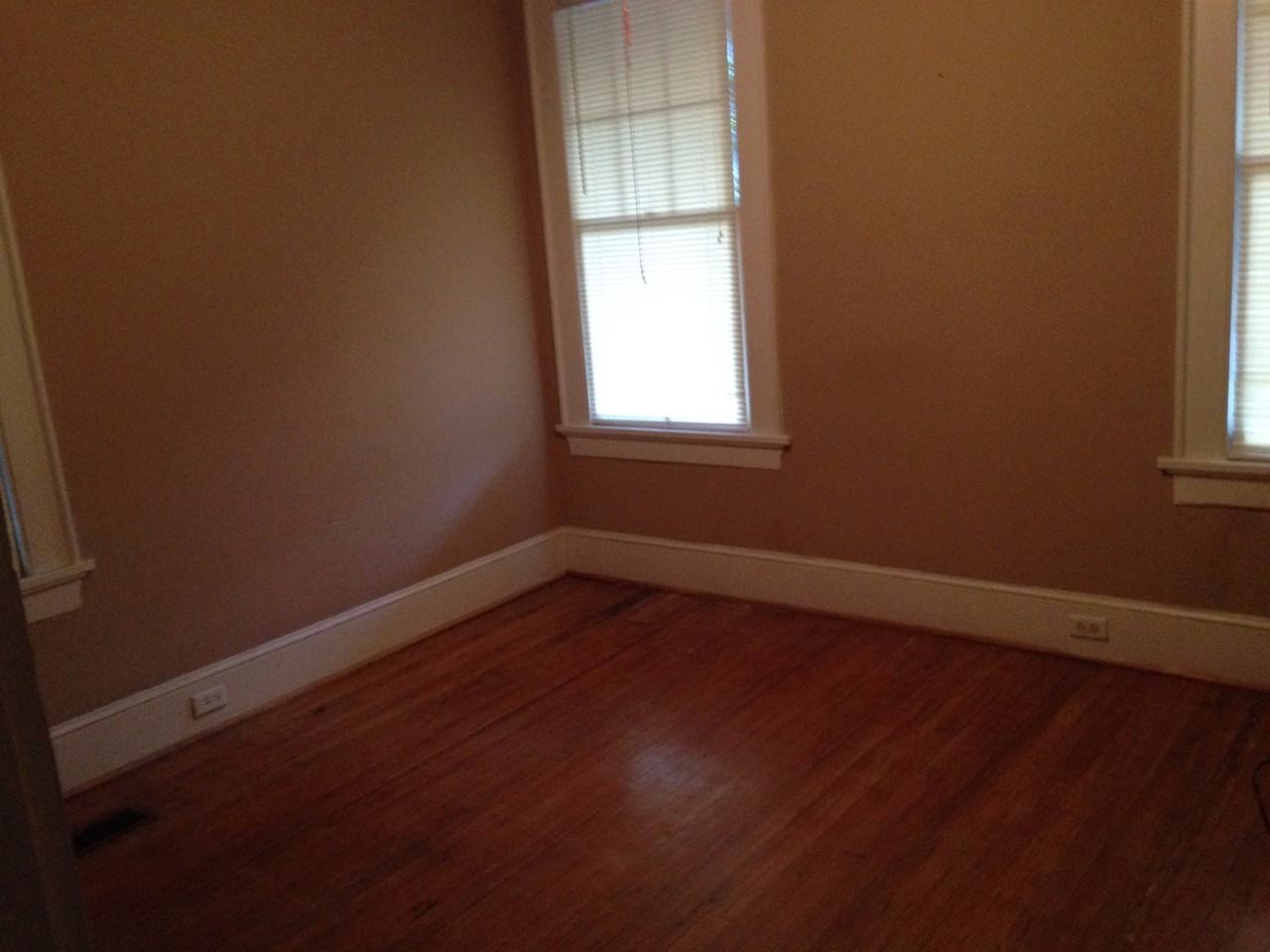 2960 Pierpont Ave - Photo 4 of 16
