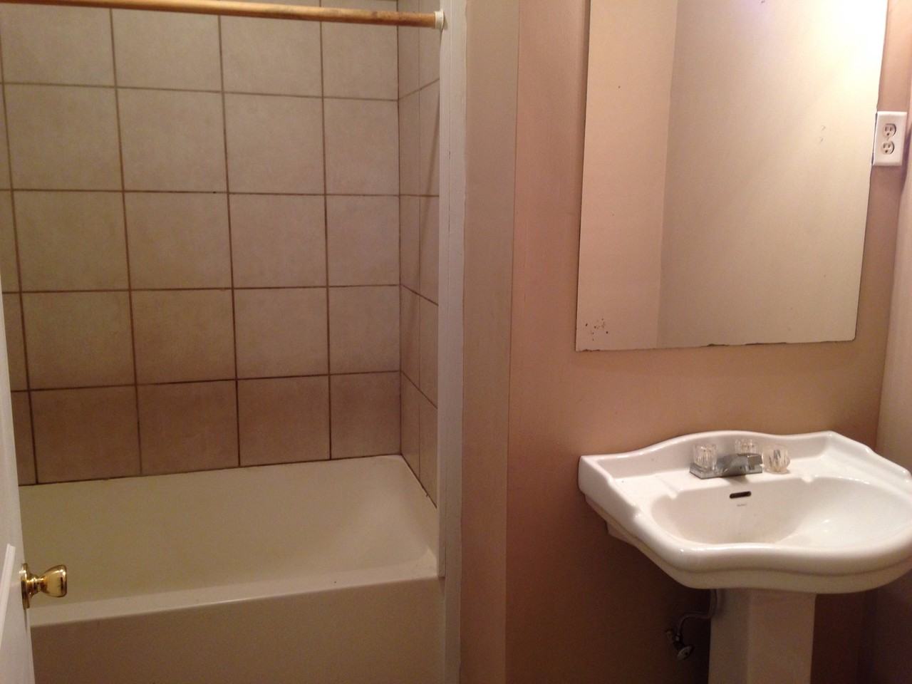2960 Pierpont Ave - Photo 5 of 16