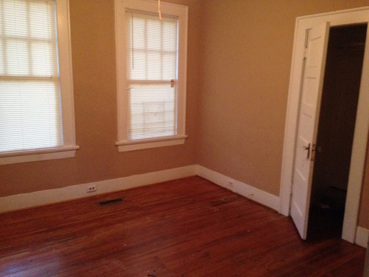 2960 Pierpont Ave - Photo 6 of 16