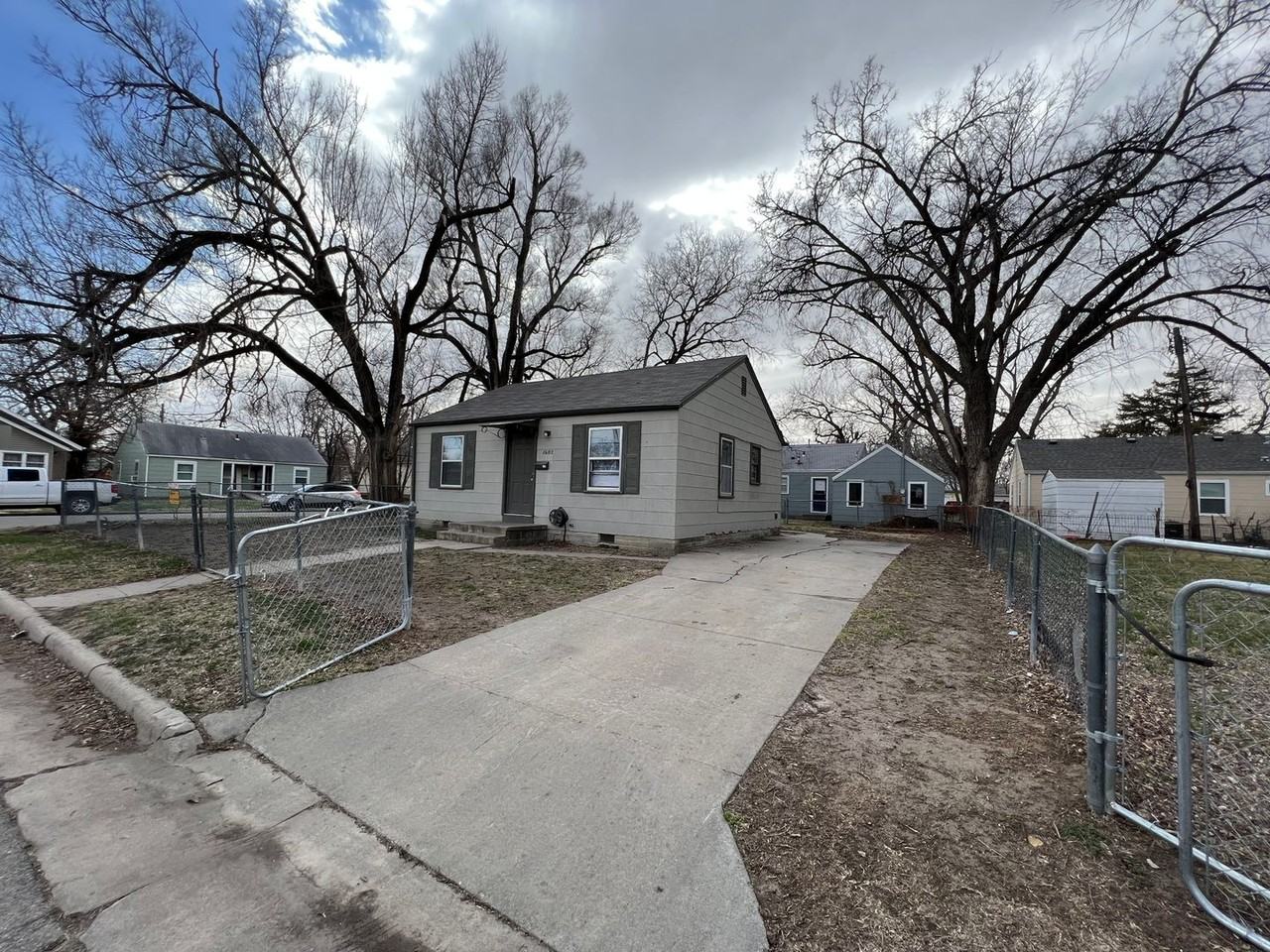 1602 Patton Ave - Photo 2 of 9