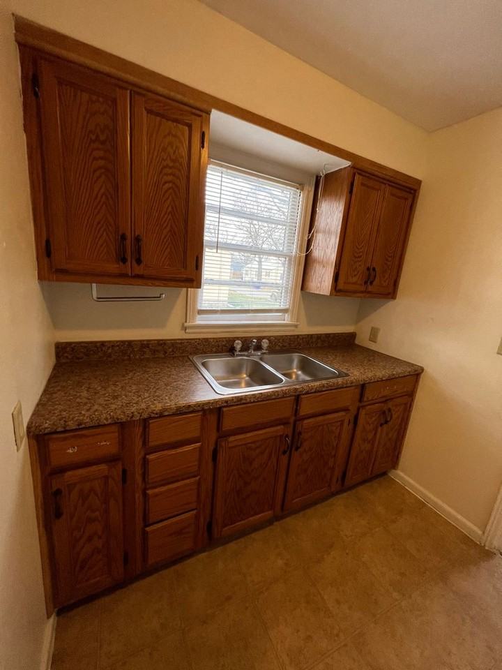 1602 Patton Ave - Photo 4 of 9