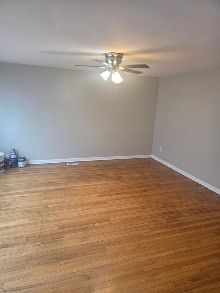 10306 S Corliss Ave - Photo 2 of 31
