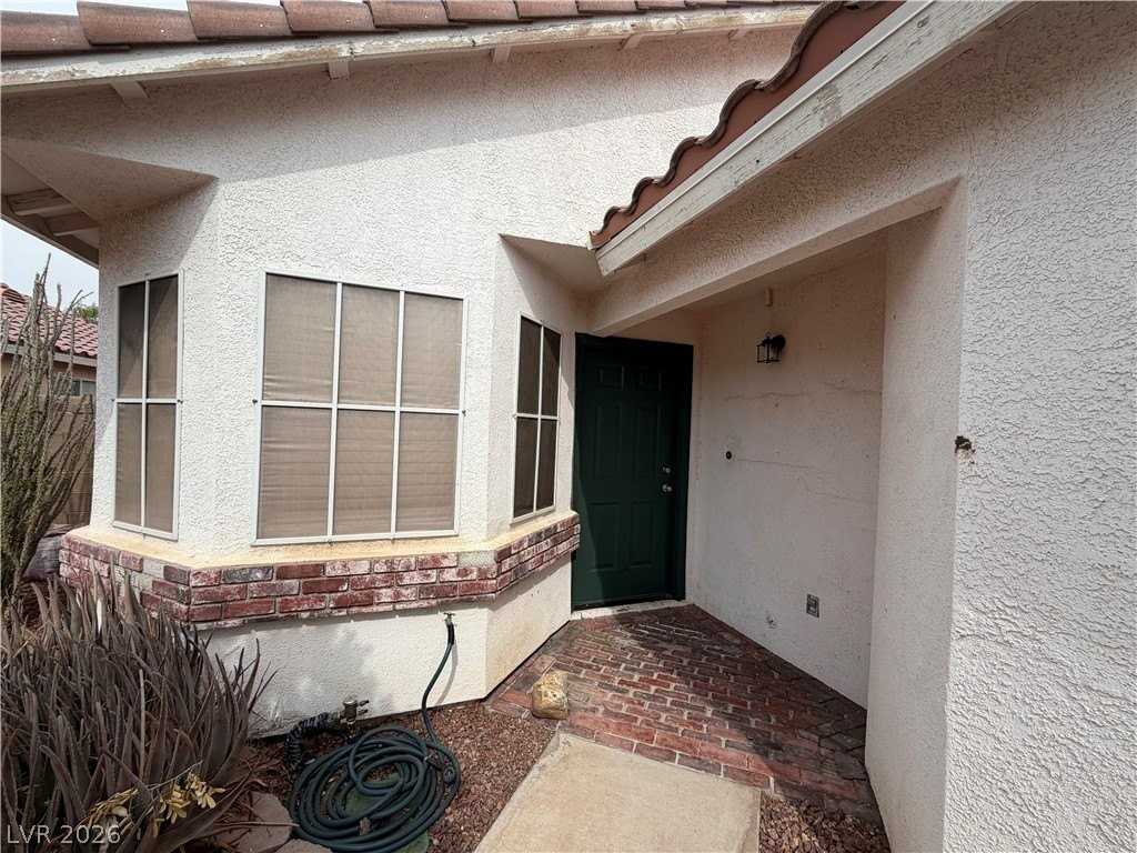 5905 Silver Heights St - Photo 3 of 17