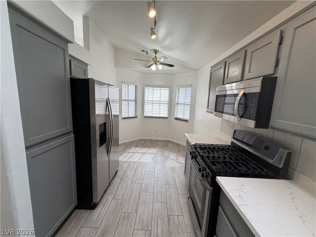 5905 Silver Heights St - Photo 4 of 17