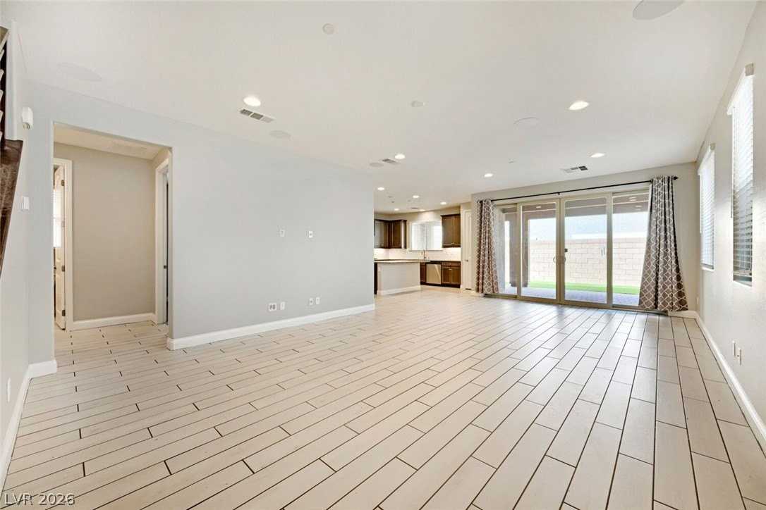 164 Pace Ave - Photo 4 of 21