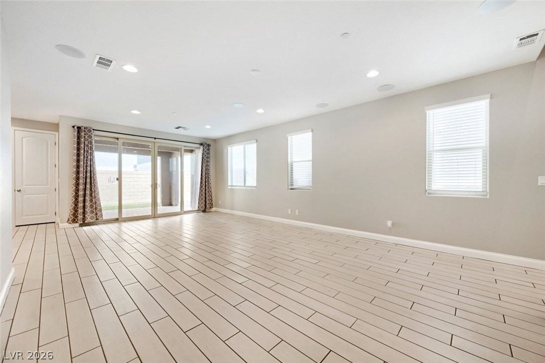 164 Pace Ave - Photo 5 of 21