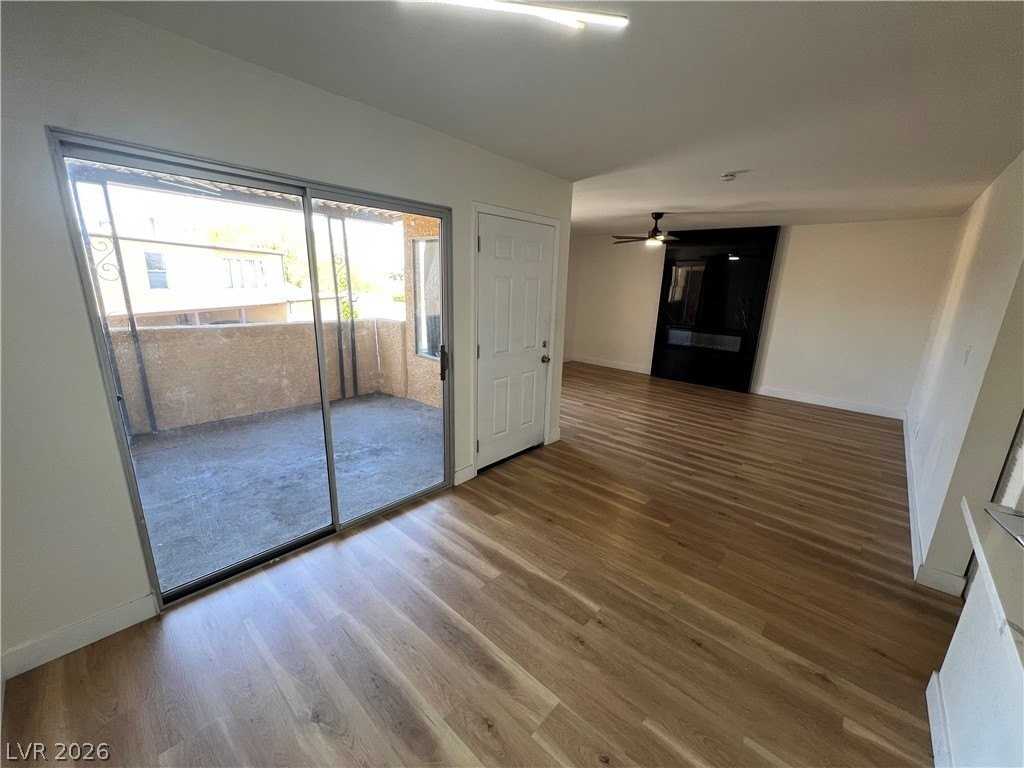1534 Hialeah Dr #D - Photo 5 of 23