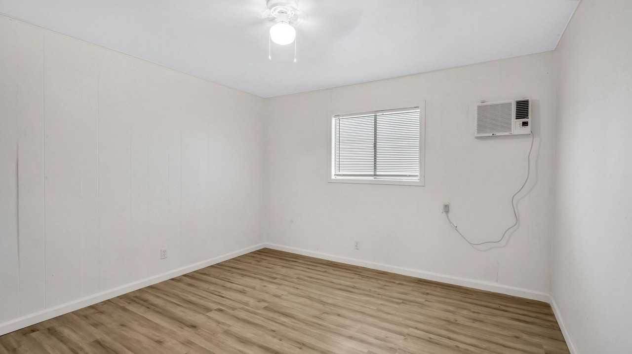 711 S Houston St #4 - Photo 7 of 9