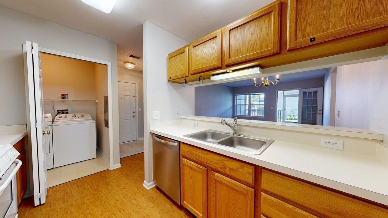 2767 S Knightsbridge Cir - Photo 4 of 19