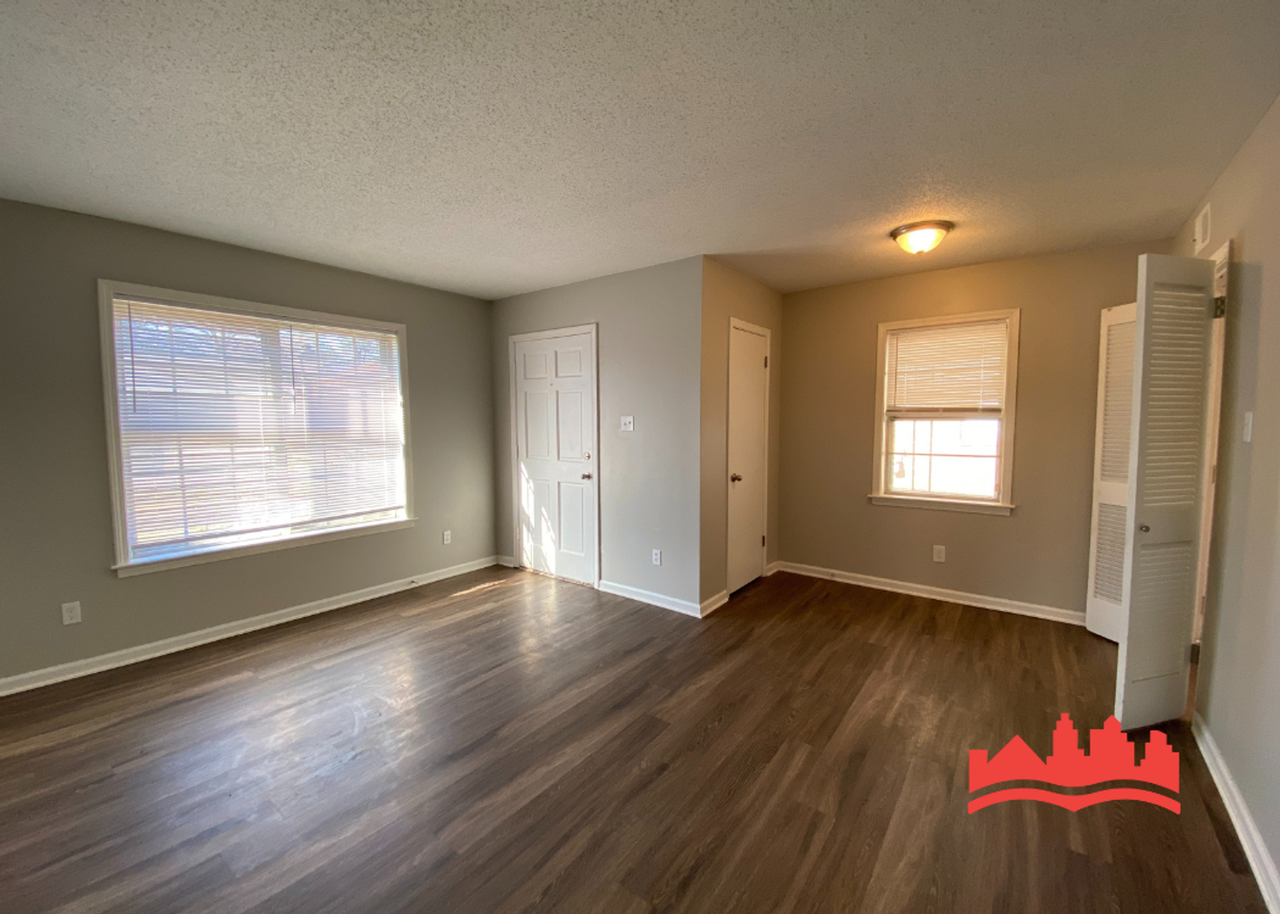 4574 Whiteside St - Photo 5 of 28