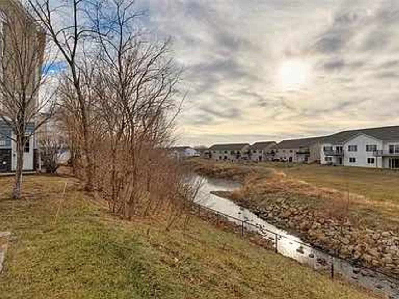 1123 Se Village View Ln - Photo 2 of 21