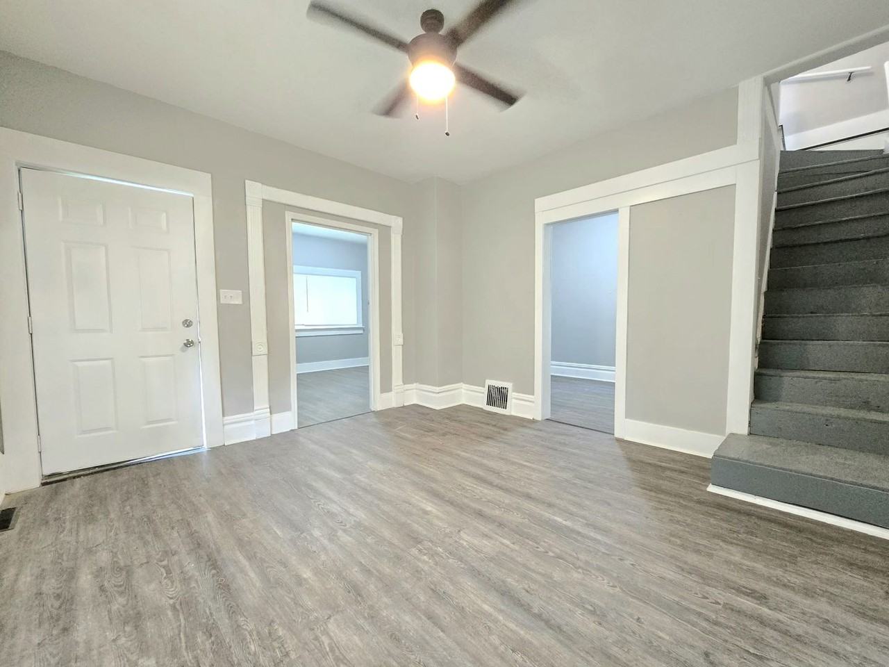 234 Studebaker St - Photo 4 of 17
