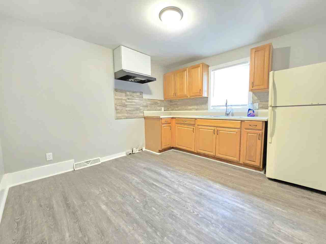 234 Studebaker St - Photo 6 of 17